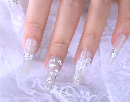 White Flower Nails